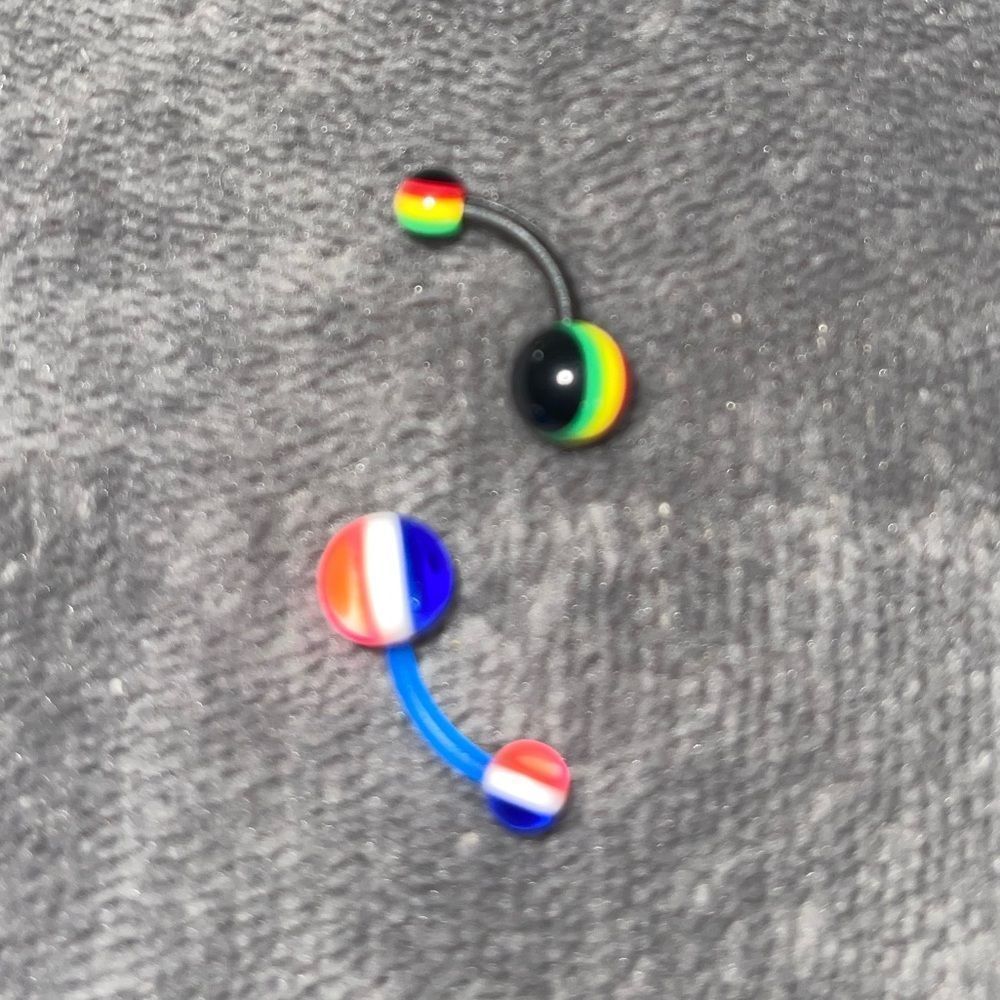 Belly button ring - Picture 2 of 2